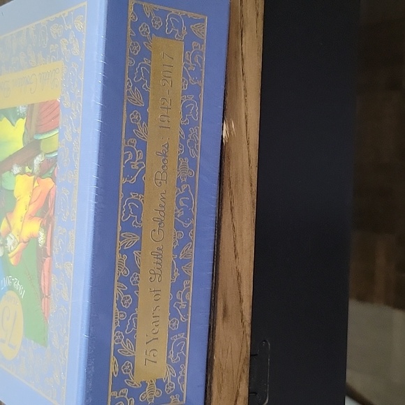 Books - Picture 4 of 4